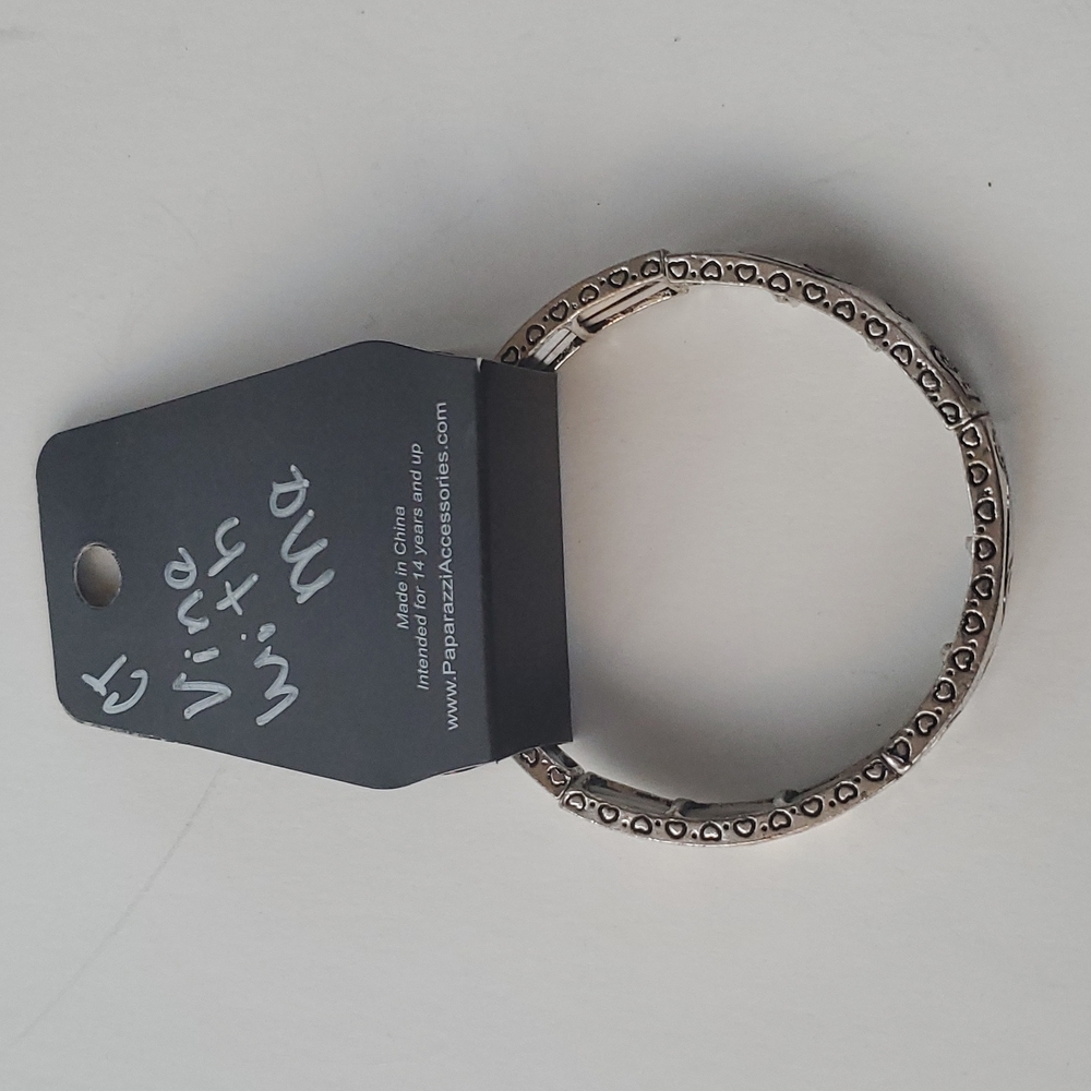 Boutique Paparazzi Silver Tone Tarnished Scrollwork Stretchy Bracelet - Picture 4 of 5